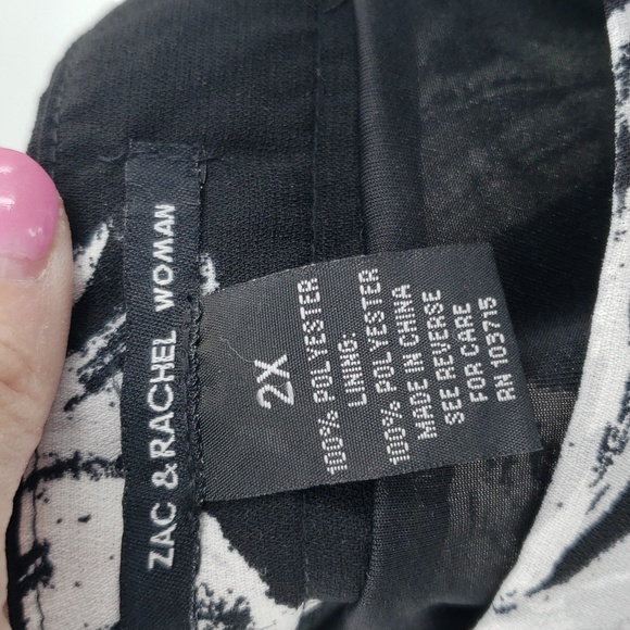 Zac & Rachel Woman Black White Floral Plus Size Curvy Size 2X - Picture 5 of 10